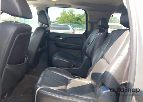 2008 Chevrolet Suburban 1500 Lt z USA, uszkodzony, nr VIN 3GNFK16398G157486